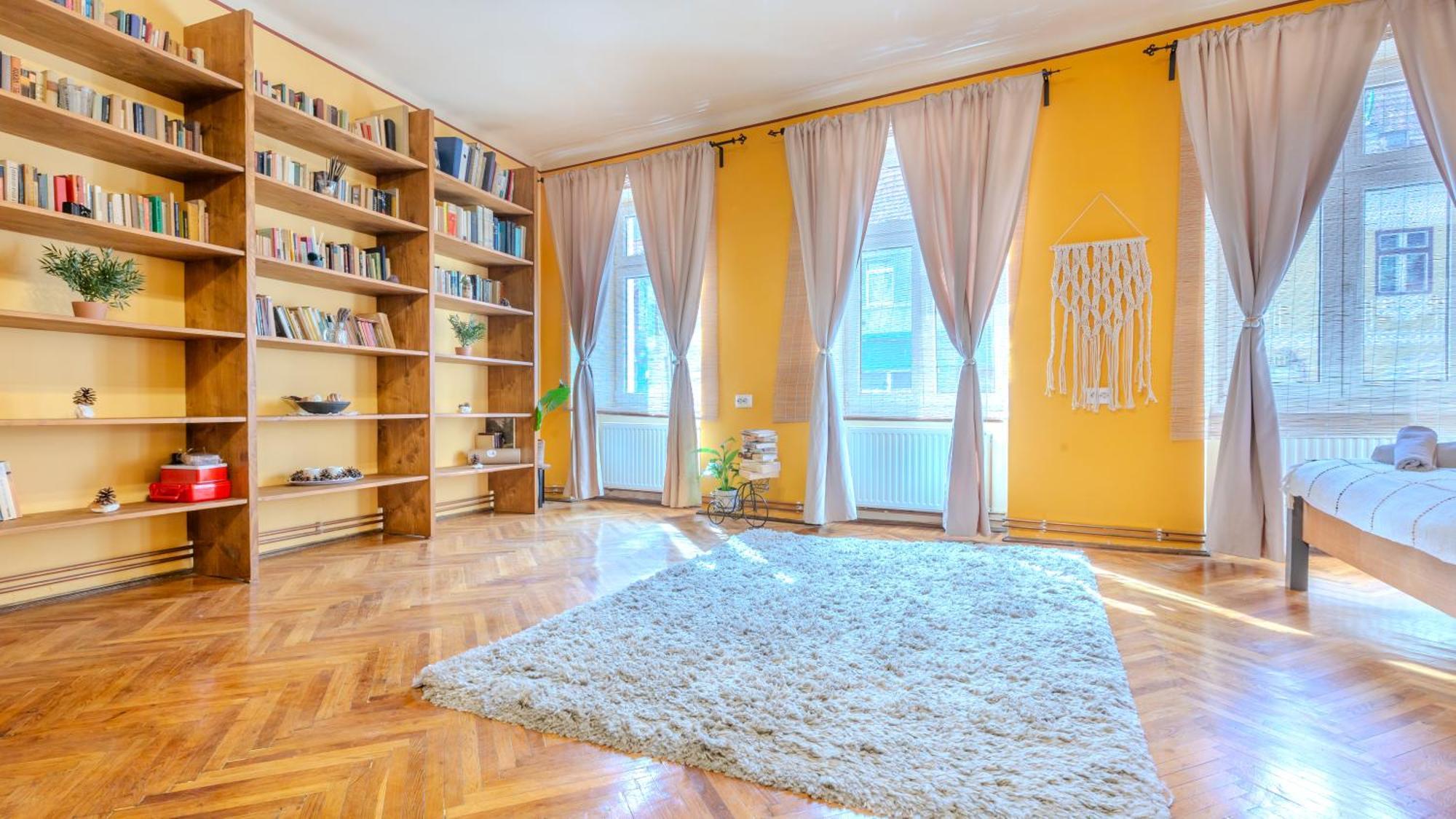 Tree House-Old Town Brasov Apartment Exterior photo